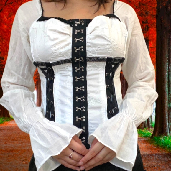 Tripp nyc Tops - Tripp NYC Embroidered Corset Top Pirate Puff Enchanting Renaissance VTG EUC